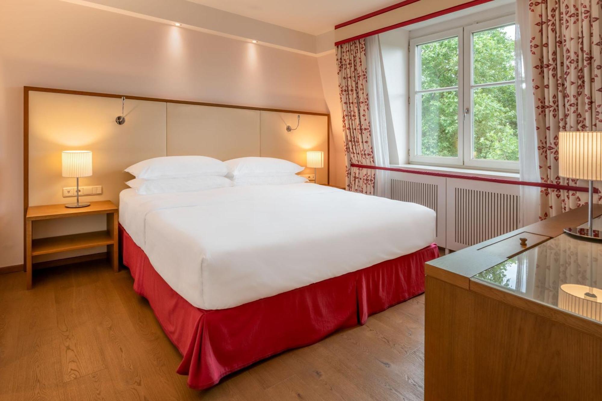 Sheraton Grand Salzburg Exterior photo
