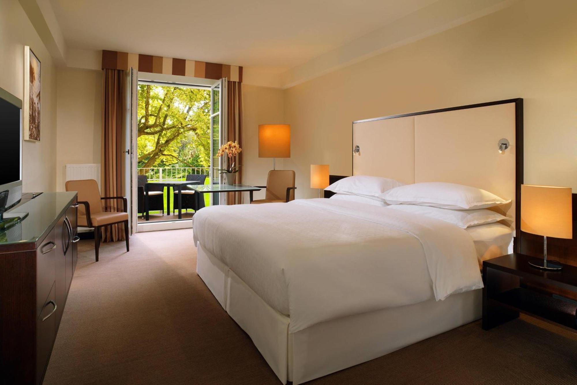 Sheraton Grand Salzburg Exterior photo